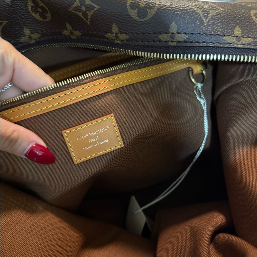 Louis Vuitton Vagabond Brown Hobo Monogram Bag - Picture 9 of 12